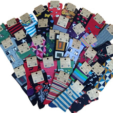 Cargar imagen en el visor de la galería, Bodegón del surtido de modelos de Calcetines Mestizaje que tenemos disponibles en la tienda de Comercio Justo de SETEM