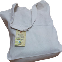 Cargar imagen en el visor de la galería, Detalle de bolsa Bandra con fuelle. De algodón orgánico y de Comercio Justo. Hecha por artesanas de Creative Handicrafts en India