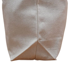 Cargar imagen en el visor de la galería, Detalle del fuelle de la bolsa Bandra. De algodón orgánico y de Comercio Justo. Hecha por artesanas de Creative Handicrafts en India