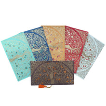 Cargar imagen en el visor de la galería, Tarjeta en sobre con árbol de la vida. India
