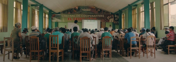 Reunión en la Cooperativa El Ceibo, Bolivia