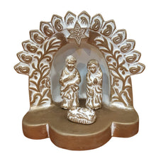 Cargar imagen en el visor de la galería, Belén de terracota de Comercio Justo Pavo Real de Bangladesh.
