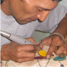 Cargar imagen en el visor de la galería, Pendientes planos de tagua amarillo. Ecuador
