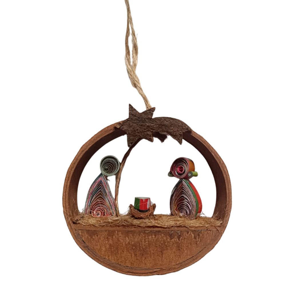 Belén colgante de canela y papel reciclado