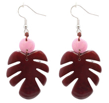 Cargar imagen en el visor de la galería, Pendientes hoja en tagua. Ecuador
