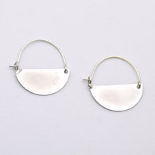 Cargar imagen en el visor de la galería, Pendientes media luna Comercio Justo India
