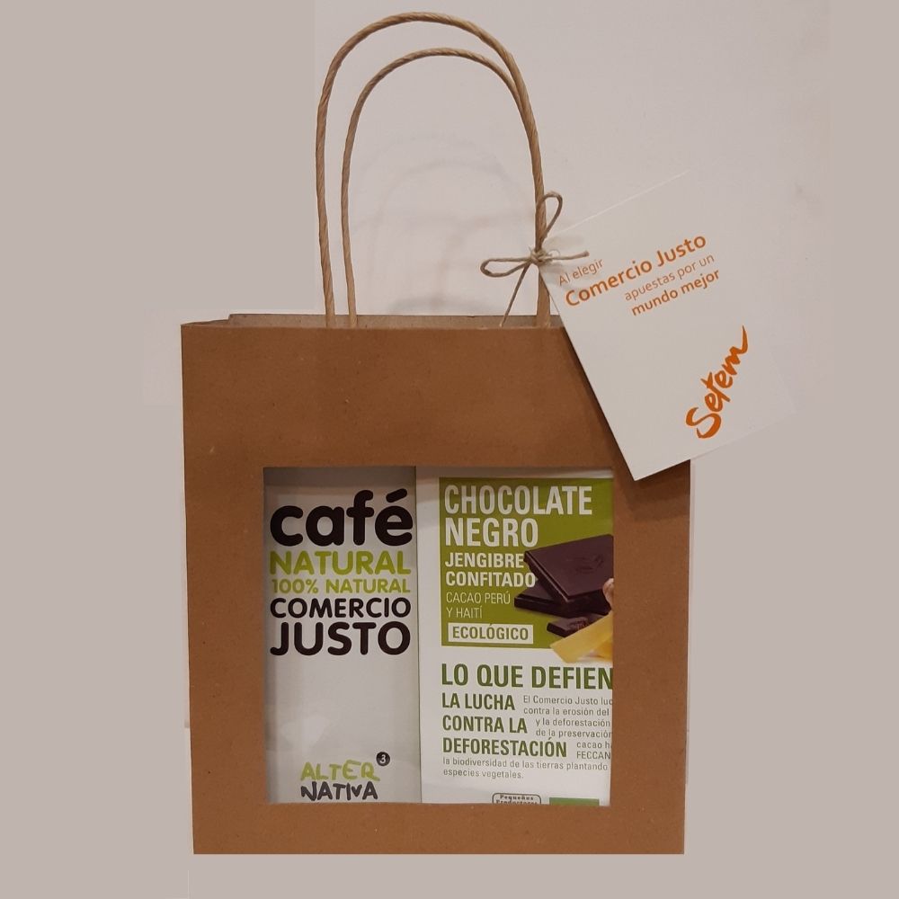 Bolsa de regalo con tableta de chocolate y paquete de café natural de Comercio Justo.