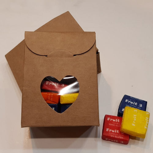 Cajita con siete caramelos blandos de fruta surtidos. Comercio Justo