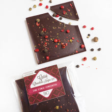 Cargar imagen en el visor de la galería, Carré chocolate negro y cinco pimientas BIO y de Comercio Justo
