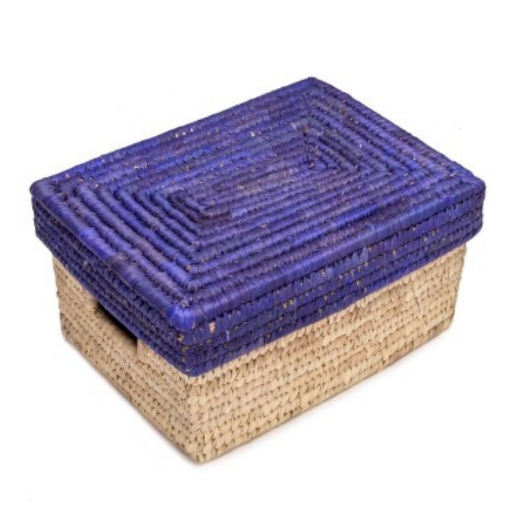 Cesta con base natural y tapa morada, de Comercio Justo Bangladesh. 