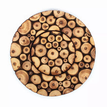 Cargar imagen en el visor de la galería, Salvamanteles de madera de mango. Comercio Justo
